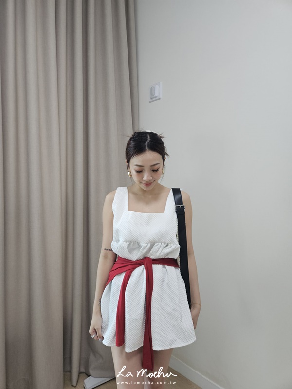 泡泡布挺版方領小洋裝